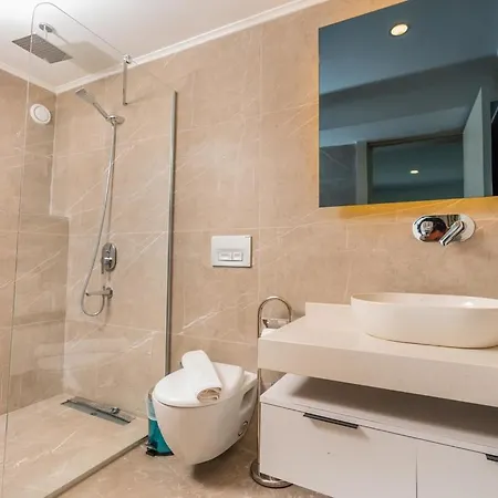 Retreat Apartment *